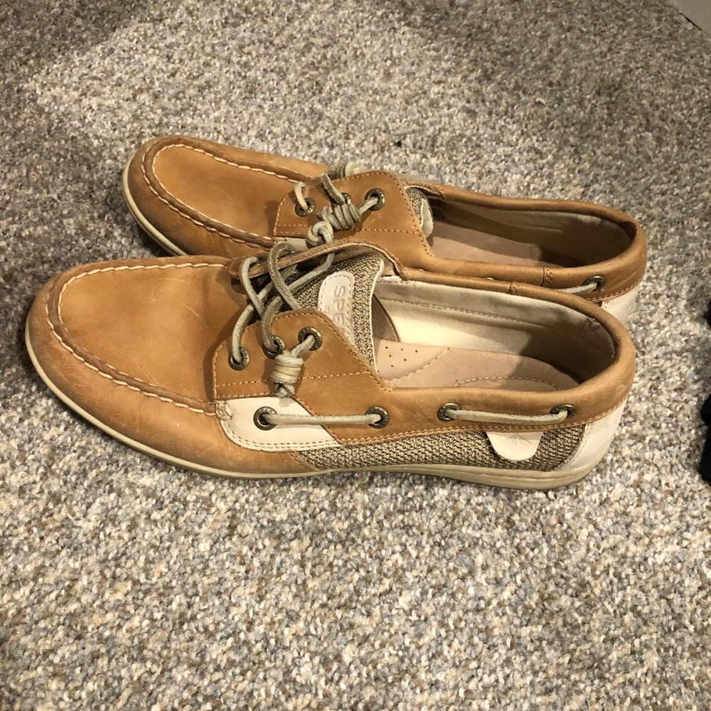 Sperry size 8.5 women’s shoes like new